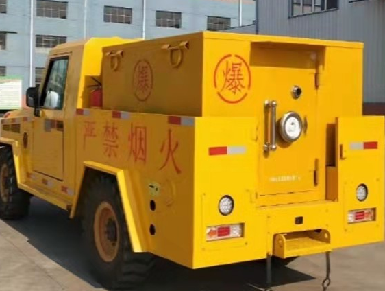烈山凯龙爆破器材运输车：保障爆破任务的安全运行