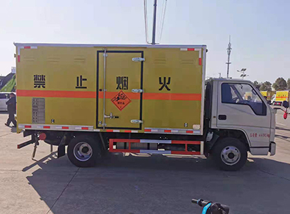 烈山爆破器材运输车技术升级与安全合规新趋势